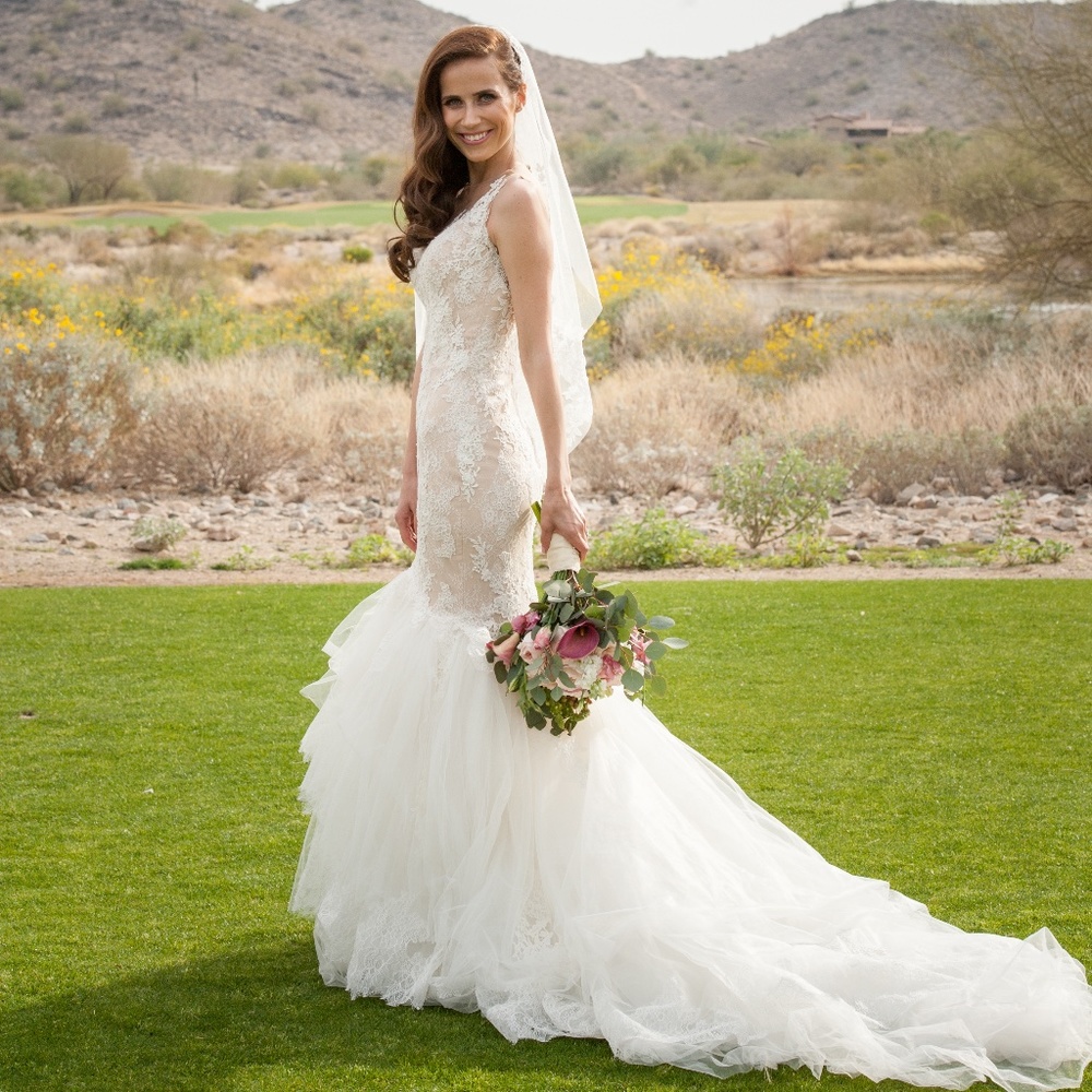 Pronovias wedding dress. FREE VEIL INCLUDED